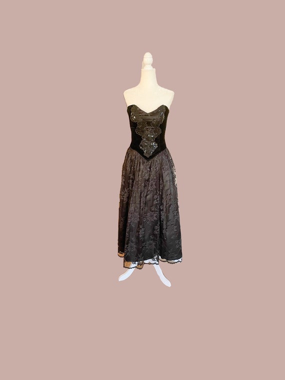 1980s Strapless Velvet and Lace Formal Gown with F