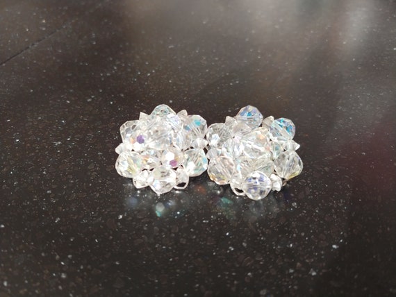 Gorgeous 1950s Aurora Borealis Crystal Clip On Ear