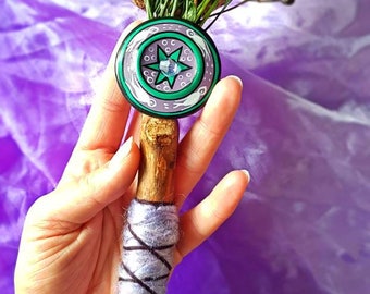 Magick Wand, Crystal Wand, Dried Flower Deco, Witch Deco, Ritual accessory, Altar accessory, Spiritual accessory, Ethical crystal