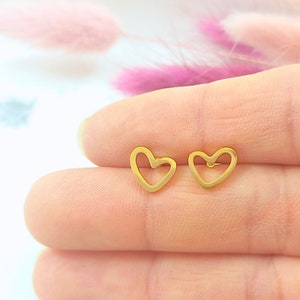 Mini heart stud earrings. 18k gold plated. Heart stud earrings. small heart earrings.