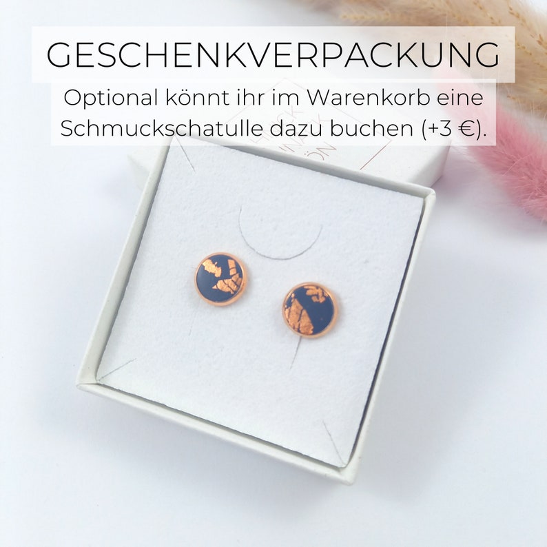 Dunkelblaue Ohrringe in rosegoldener Fassung. Kleine Ohrstecker blau. Muttertagsgeschenk. Ohrstecker rosegold. Schnick Schnack Schön Bild 8