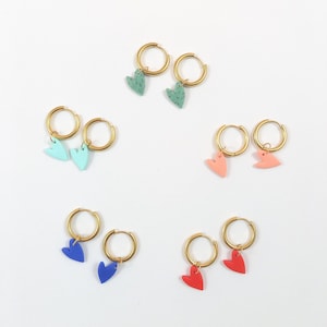 Herz-Creolen. Creolen mit Herz. Herz Ohrringe. Bunte Ohrringe. Bunter Schmuck. Geschenk Freundin. Schnick Schnack Schön. Bunte herzen.