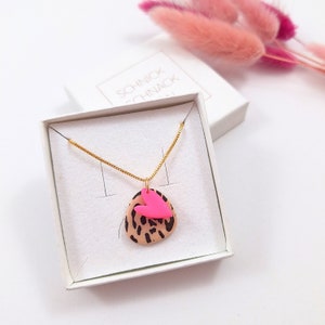 Collier Lion Néon. Collier avec imprimé néon et léopard. Collier Lion Néon. Collier Lion tendance. Cadeau idéal pour une amie. De jolis bibelots.