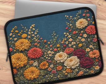 Capa para laptop com estampa floral escandinava bordada, estilo boho, disponível nos tamanhos 7, 10, 13, 15 e 17 polegadas. Estilo boho, cottagecore.