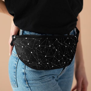 Constellations Fanny Pack oder Crossbody Bag - Hip Pack, Tasche, Gürteltasche, Retro, Street Wear, Safe, Schule, Arbeit, Reisen, Urlaub