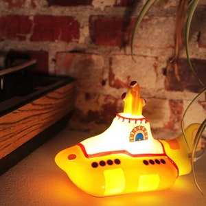 Mini the Beatles yellow submarine lamp/disaster designs