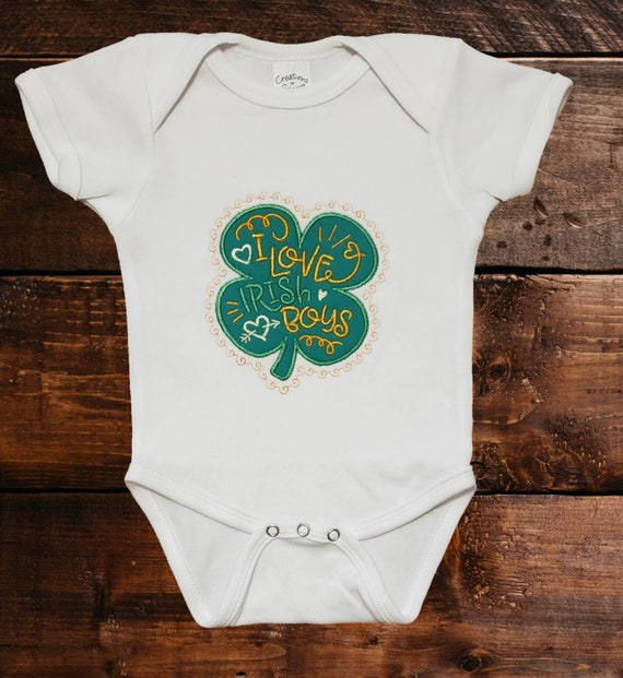 Kiss Me Bodysuit Baby/'s 1st St Patrick/'s Day Baby/'s 1st Bodysuit Irish-ish Bodysuit St Patrick/'s Day Bodysuit