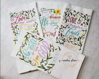 Paño de cocina con bordado floral y escrituras: decoración cristiana para la cocina