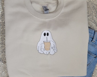 Sudadera bordada de fantasma de Halloween: diseño de café espeluznante