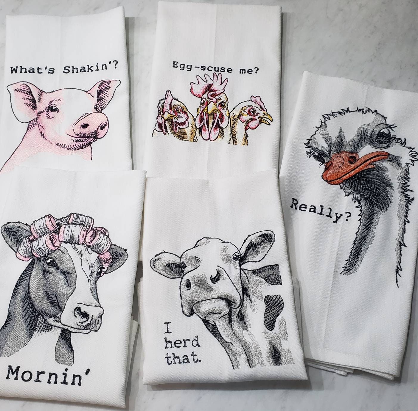 Modern farmhouse decor/embroidered towels/towels with cow/rustic home decor/cute towel with pig/cow hand towel/new home gift/farm towels