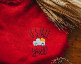 Sudadera bordada Its Fall Yall: cuello redondo de camión y calabaza
