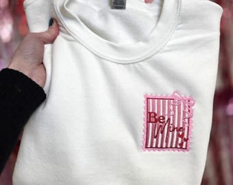 Sudadera bordada de San Valentín – Cuello redondo con estampado de corazón rosa