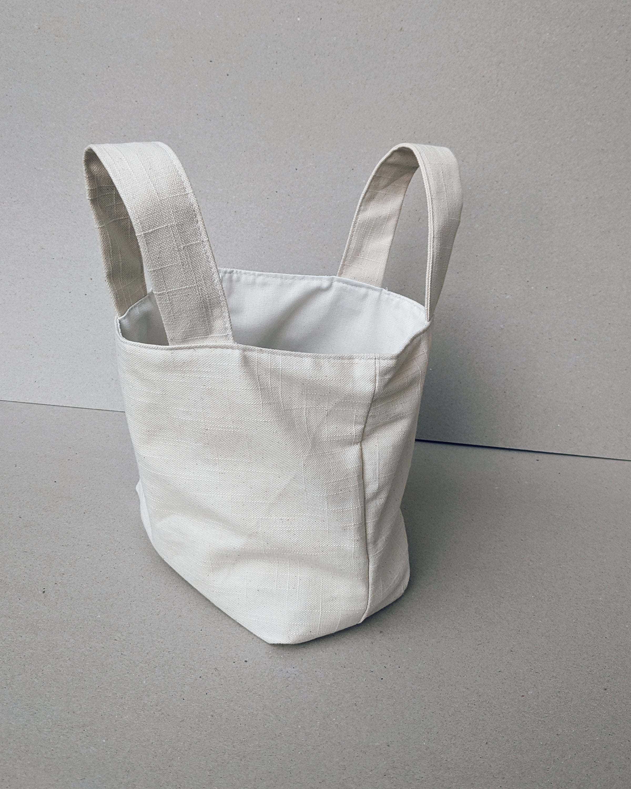 ★TOUT Y EST★ CO Simple Handle Point Tote BagWhite WWP23B05 Mini Chunky Handle Tote Bag | PDF Sewing Pattern & Tutorial