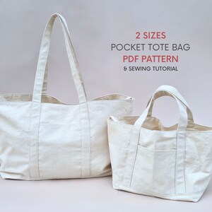 Peut inclure: Deux sacs cabas en toile beige avec des poches. Le plus grand sac est &agrave; gauche et le plus petit sac est &agrave; droite. Le texte sur l'image est "2 SIZES POCKET TOTE BAG PDF PATTERN & SEWING TUTORIAL".