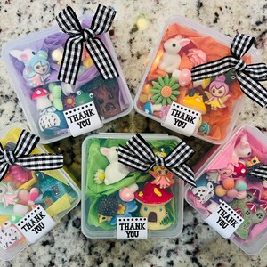 妖精をテーマにした既製パーティーグッズ｜中身入りキッズギフトバッグ｜女の子のティーパーティー／ガーデンパーティー／妖精プリンセスパーティー向けのパーソナライズされたお菓子／プレゼント／ギフト
