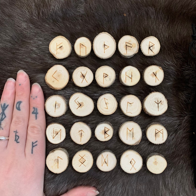Round Runes Wood Rune Set - 25 Piece Elder Futhark Set - Wood Burned Runes ...