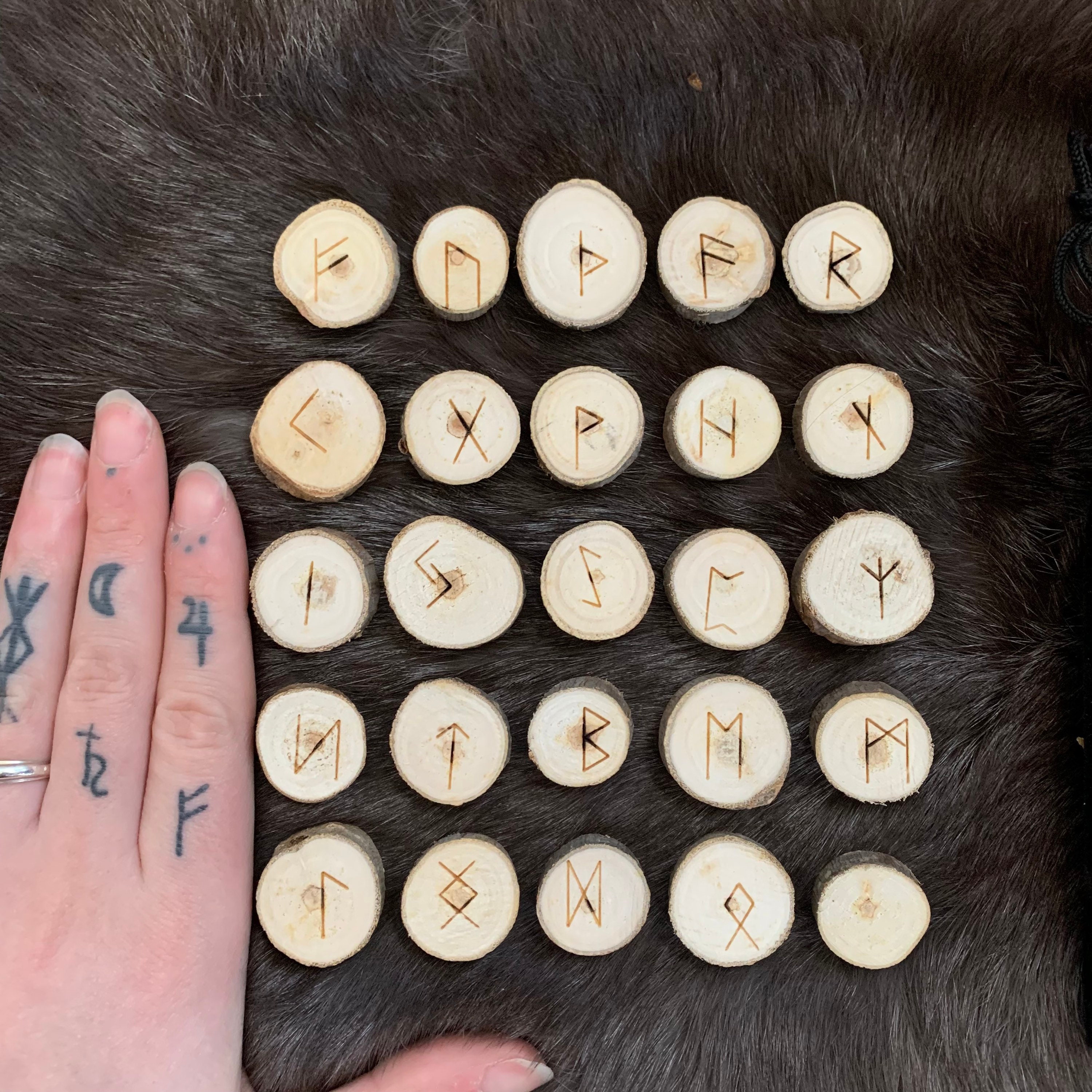 Wooden Rune Wood Rune Set - 25 Piece Elder Futhark Set - Wood Burned Runes ...