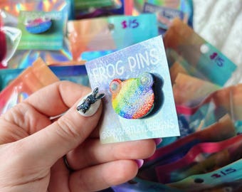 Pride Frosch Pins