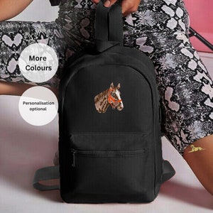 Gestickte Tasche mit Pferd, ein unverzichtbarer Mini-Rucksack. Erwachsene und Kinder unisex bestickte Taschen. Geschenkideen für Pferdeliebhaber, Personalisierte Pferdetasche