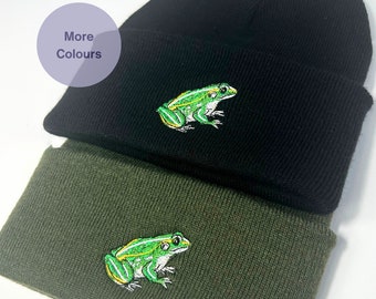 Gorro de rana bordada: Gorro unisex de rana verde. Regalos inspirados en el cottagecore, accesorios de bordado.