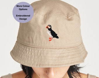 Broderad hinkhatt från Puffin: Ekologisk bomull, UPF50-skydd, present till lunnefågelälskare