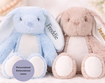 Peluche de conejito bordado personalizado: un regalo de recuerdo único.