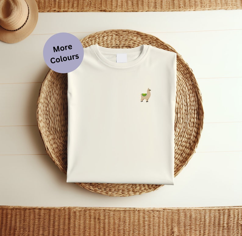 Embroidered alpaca T-shirt. Embroidered Llama T-shirt. unisex clothing. Gift ideas for llama lovers. Alpaca gift ideas. Summer clothing