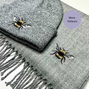 Matching Bumble Bee embroidered beanie hat and scarf set. Warm winter accessory set, great gift stead for bee lovers. Embroidered Bee scarf