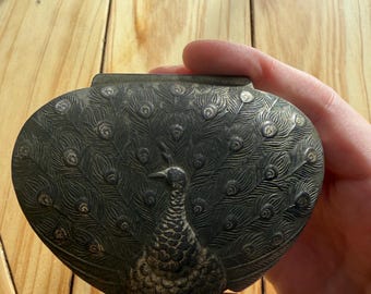 Vintage 1940er Jahre Japanische Pfau Metall Trinket Footed Box Art-Deco-Stil