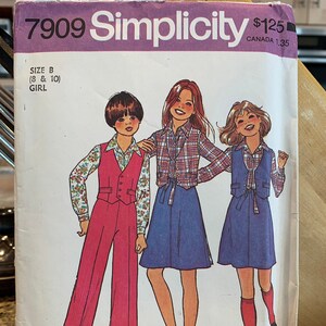 Simplicity 7909 70&#39;s Girl&#39;s Reversible Vest, Back-Wrap Skirt with Pants