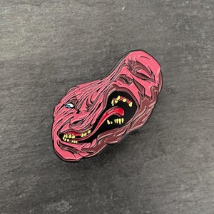 Insignia de pin de esmalte suave con cara dividida