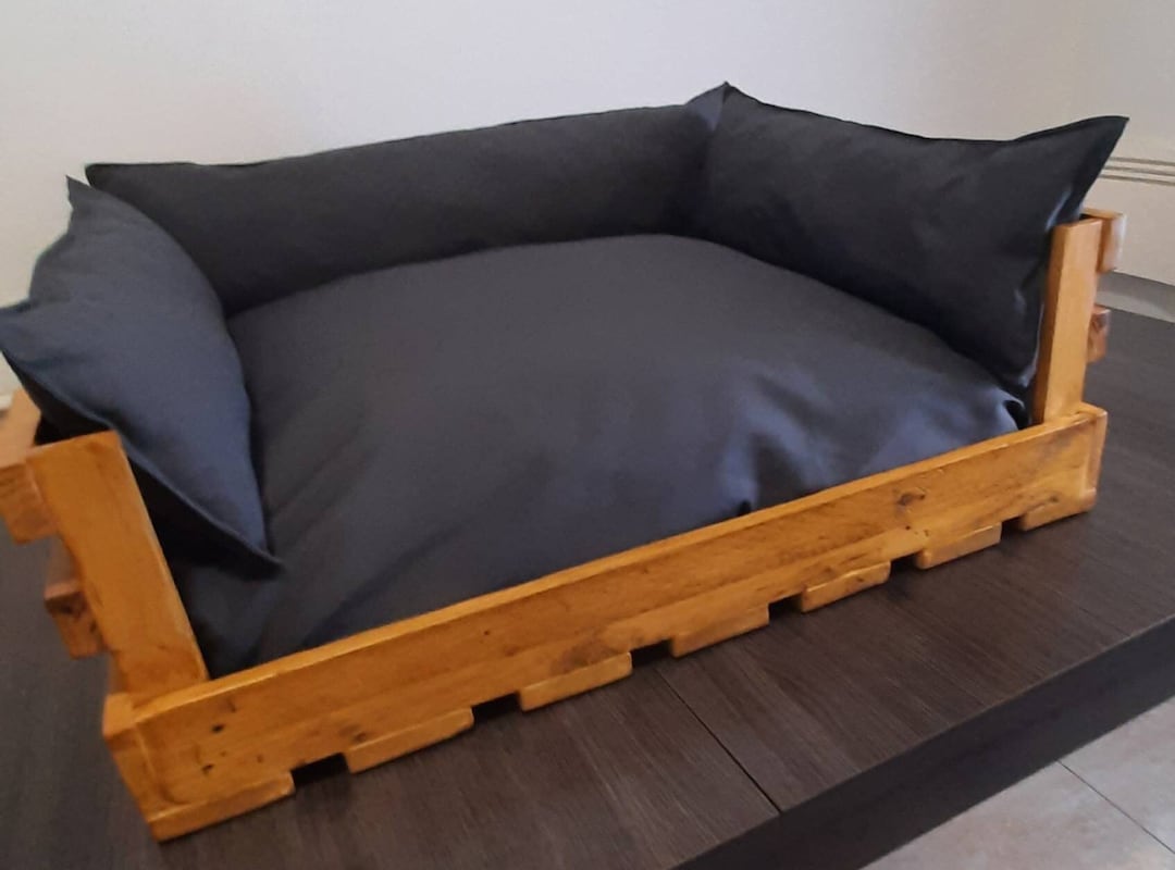 Personalized Dog Bed for Large Dogs, Wooden Pet Beds for Smalls Dogs