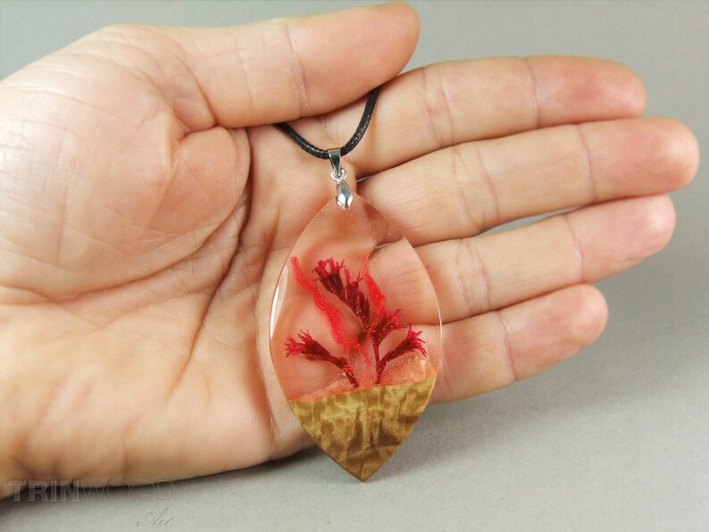 wood and resin jewelry, Pressed flower terrarium jewelry botanical necklace,Gift idea for girlfriend image 8