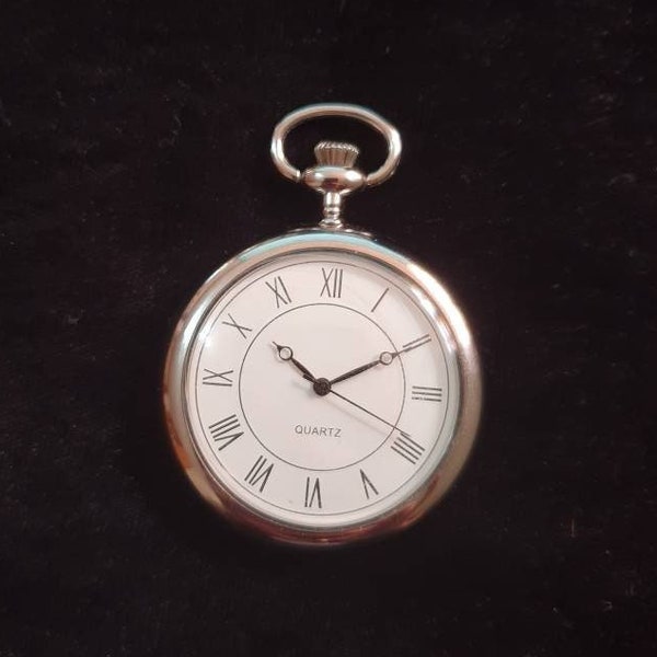 Vintage NOS Quartz Pocket Watch. 45mm Diameter. Keeps Great Time. Fitted with New Battery and in Presentation Box. PW4