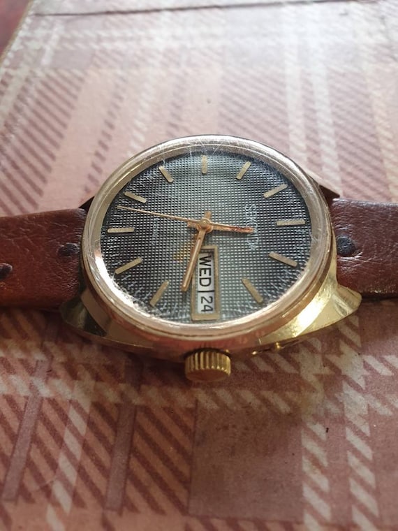 Sekonda wind hotsell up watch