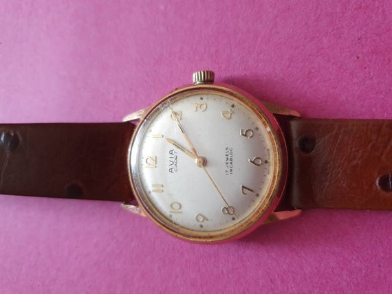 Vintage Avia Manual Wind. Gold Plated 1970s Keeps Great Time Polished Crystal and Beautiful Clean Face. New Leather Strap. Etsy