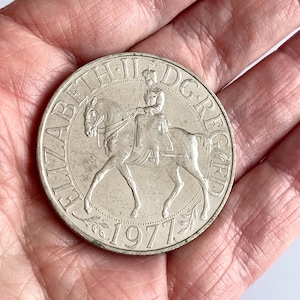 Vintage Queen Elizabeth Silver Jubilee 1977 Commemorative Coin