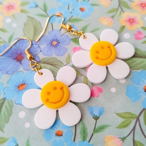 White smiley flower earrings