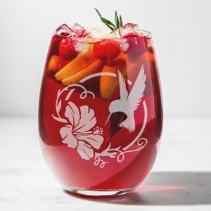 Hand-Etched Elegant Hummingbird & Hibiscus Stemless Wine Glass 20.5oz Custom Designs Welcome