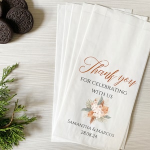Merci de l'avoir célébré avec nous Sacs pour cadeaux de mariage, Sacs à biscuits de mariage avec prénom et date personnalisés, Sacs en papier imprimés personnalisés, Sacs à bonbons
