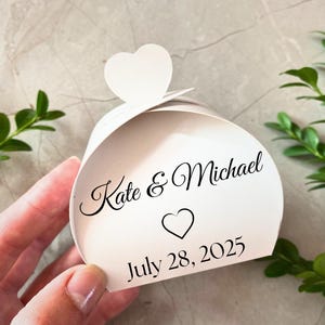 Boîtes de bienvenue pour mariage personnalisées, Cadeau de mariage élégant, Boîtes imprimées pour les invités Boîte à bonbons personnalisée blanche Boîte de fête personnalisée avec noms
