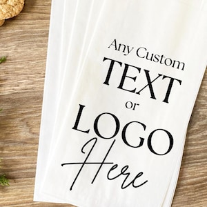 50 buste di carta con testo o logo personalizzati all'ingrosso, buste di carta Kraft personalizzate con stampa personalizzata, buste regalo marroni all'ingrosso, buste per bomboniere di nozze all'ingrosso