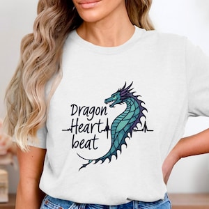 Drachen Herzschlag T-Shirt, Drachen Liebhaber T Shirt, cooles Drachen T-Shirt, Fantasy Drachen Design Shirt, einzigartiges Drachen Grafik Shirt