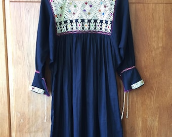 Mexican blouse / short dress, San Andres Chiapas region, Mexican dress, Mexican traditional textiles, Mexican outfit, Mexican fashion.