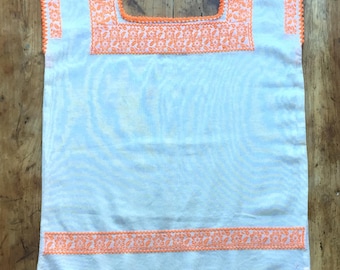 Mexican embroidered blouse, Otomi Puebla region, Mexican embroidered blouse, Mexican textiles, Mexican fashion, outfit ideas.