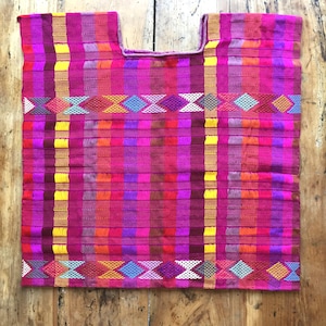 Mexican huipil / blouse, made with loom, Chiapas region, Mexican blouse made with loom, mexican outfit,