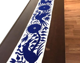 Mexican embroidered table runner, embroidered table runner, Tenango design, Mexican home ideas, gift ideas.