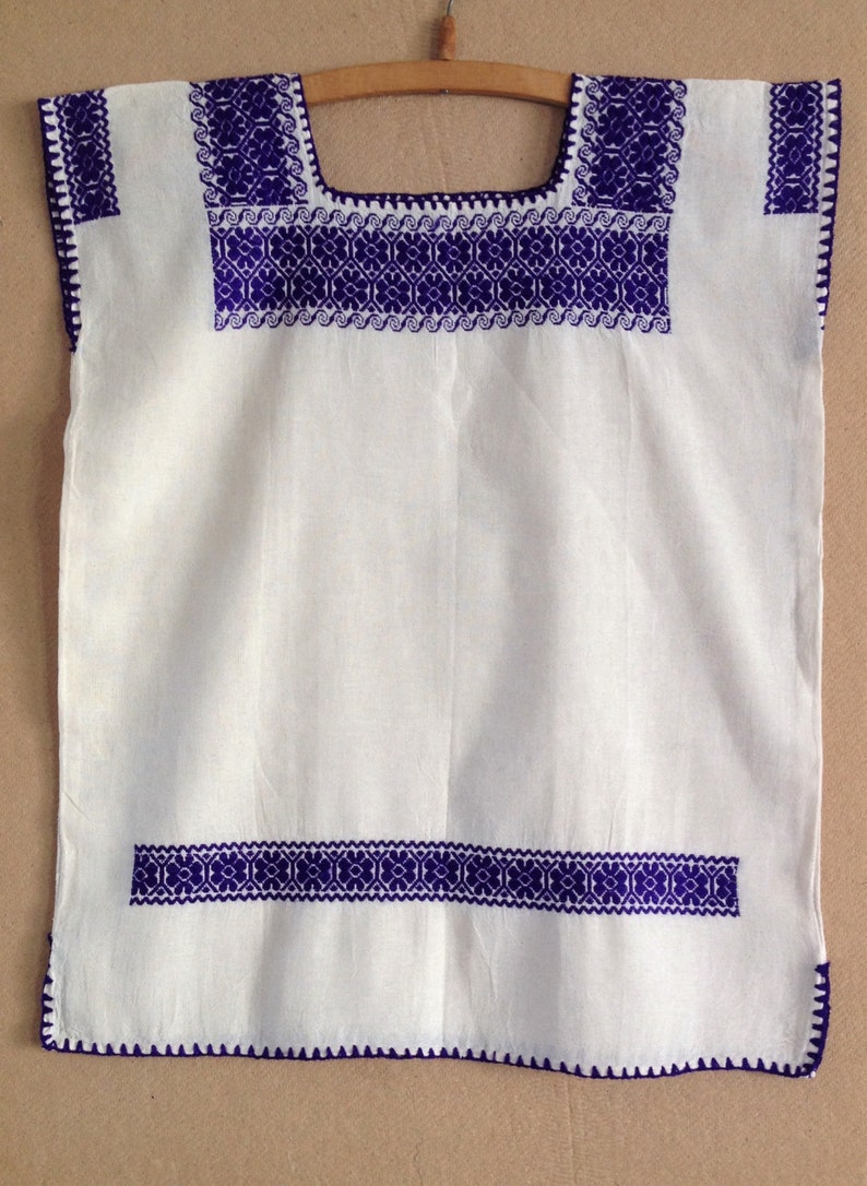 blusa bordada mexicana Embroidered mexican top mexican outfit.  Otomi'Tepehua design top mexican fashion Blouses Clothing saromotors.com