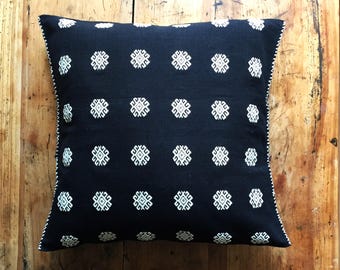 Mexican cushion cover, Chiapas region, loom cushion cover, mexican textile decoration, mexican fabrics, mexican design.