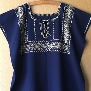 Mexican Blouse / huipil, San Andres region, Mexican embroidered blouse, mexican outfit ideas, mexican clothing ideas.